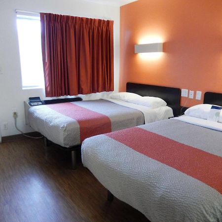 Motel 6-Clute, Tx Luaran gambar