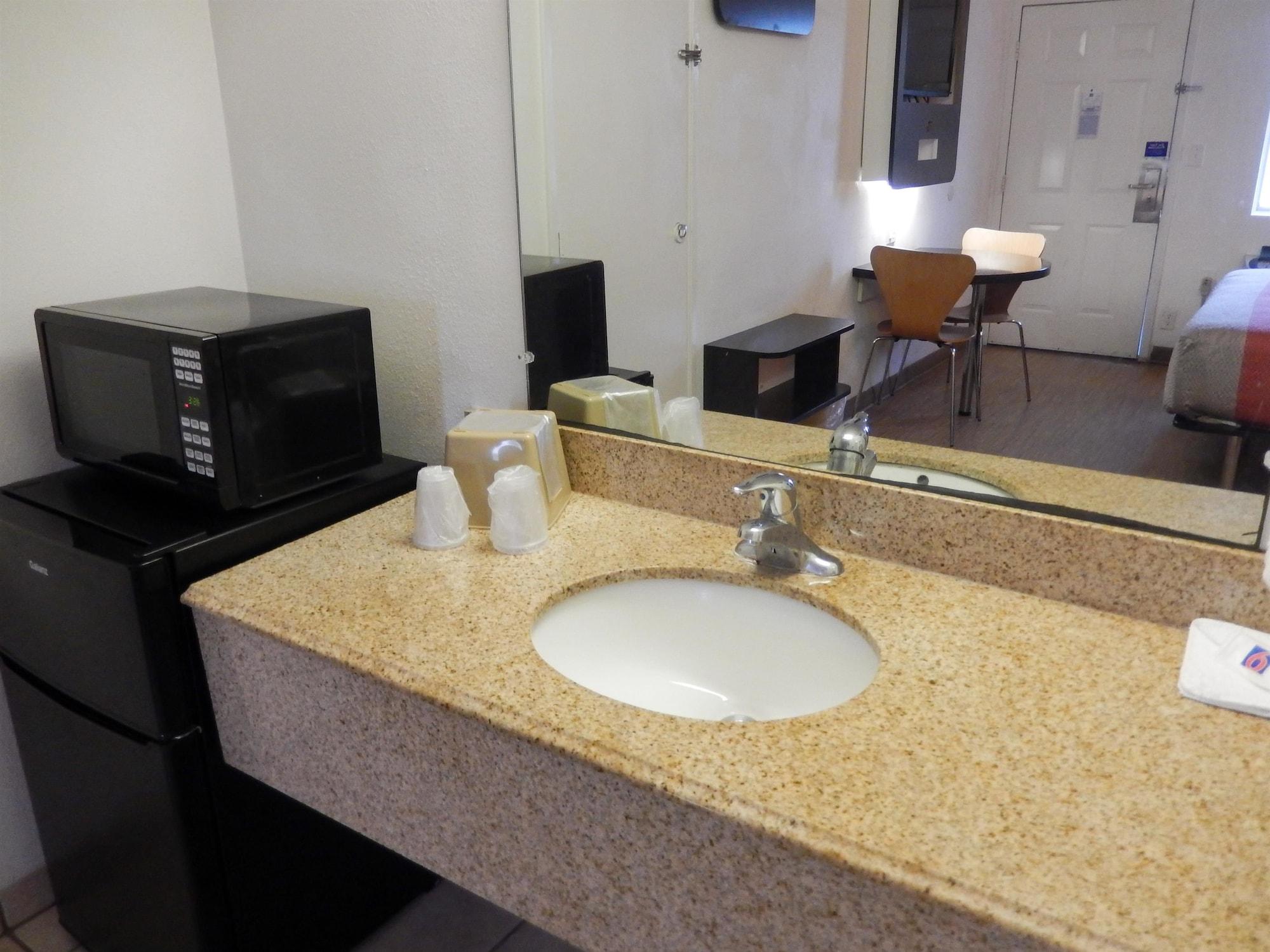 Motel 6-Clute, Tx Luaran gambar