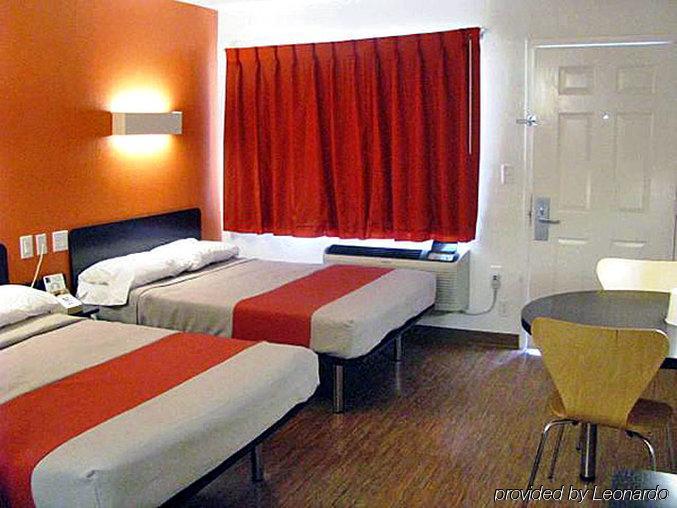 Motel 6-Clute, Tx Luaran gambar